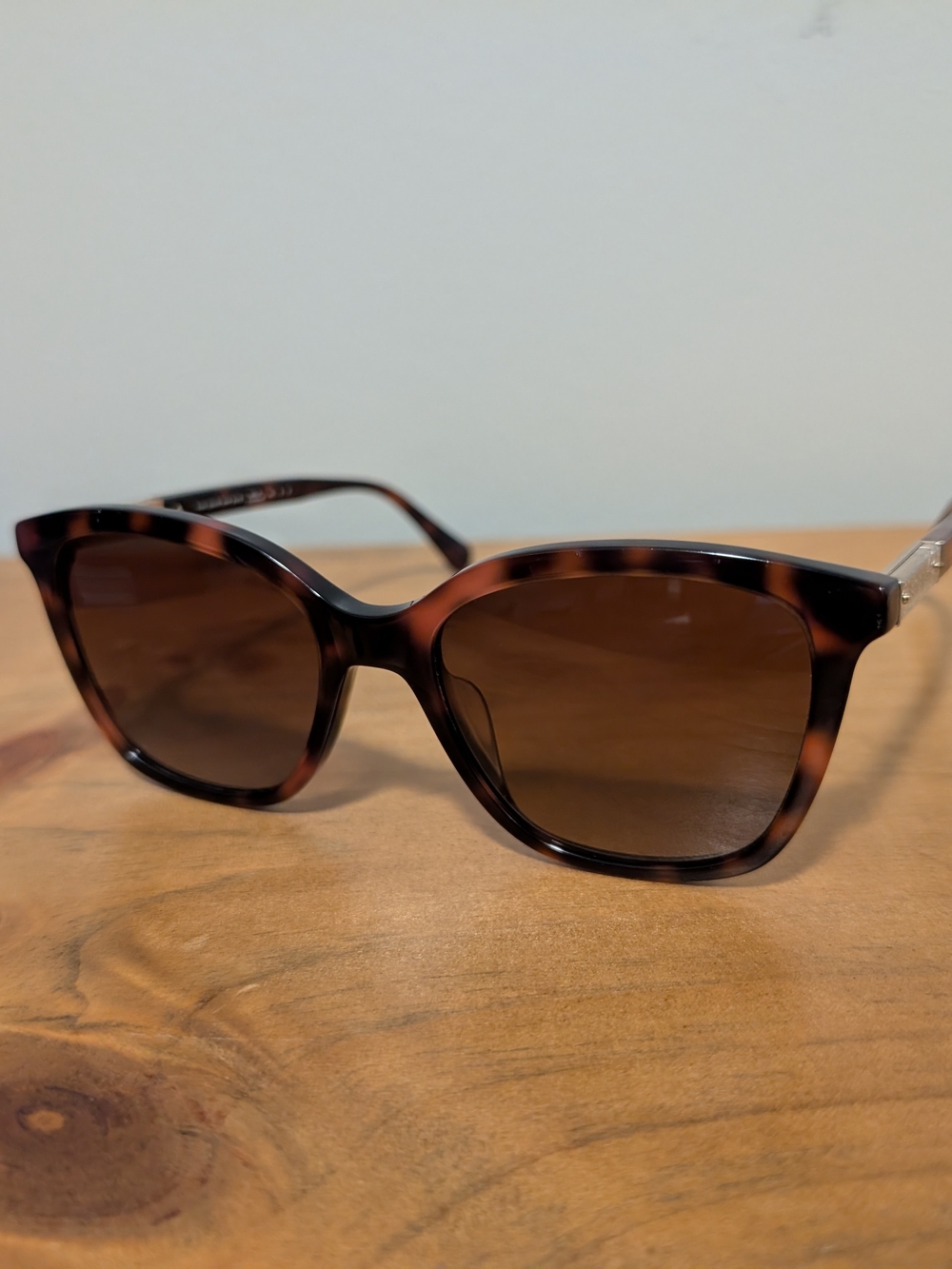 Women's Tortoiseshell Sunglasses with Brown Lenses